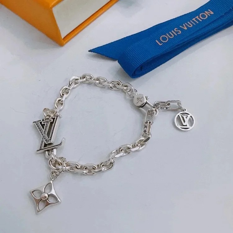 Fashion Luxury Classic Bracelet 001