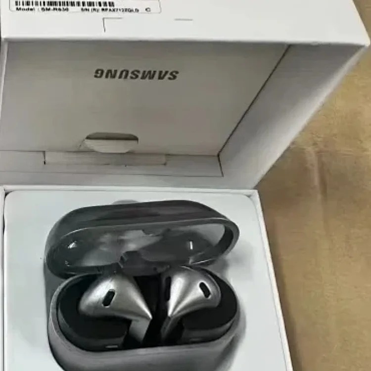 buds3 pro headphones have no quality issues and do not support returns or exchanges