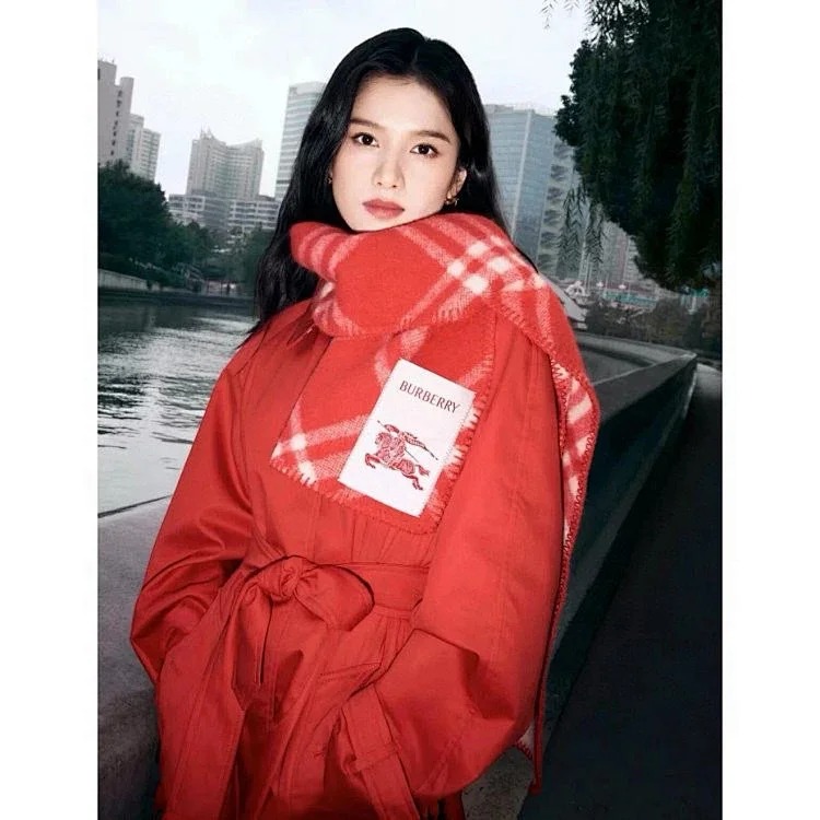 Year of the Horse limited edition 100 wool material juxianbai B family war horse logo New Year red atmospheric large scarf