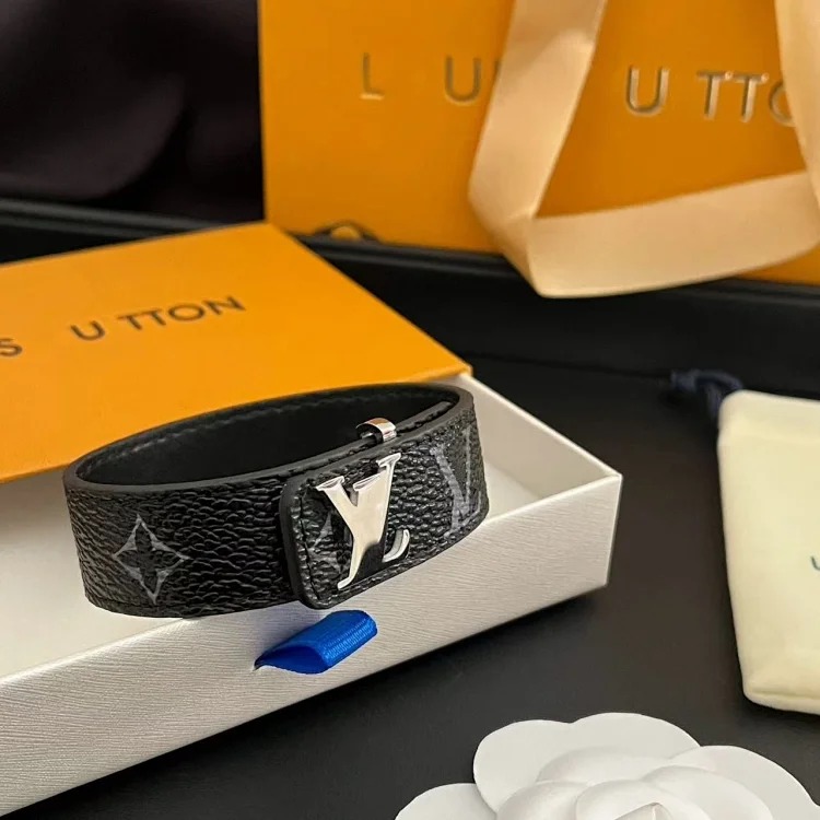 New Trendy Versatile Bracelet