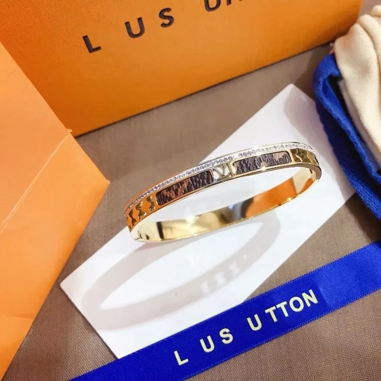 New Trendy Versatile Bracelet