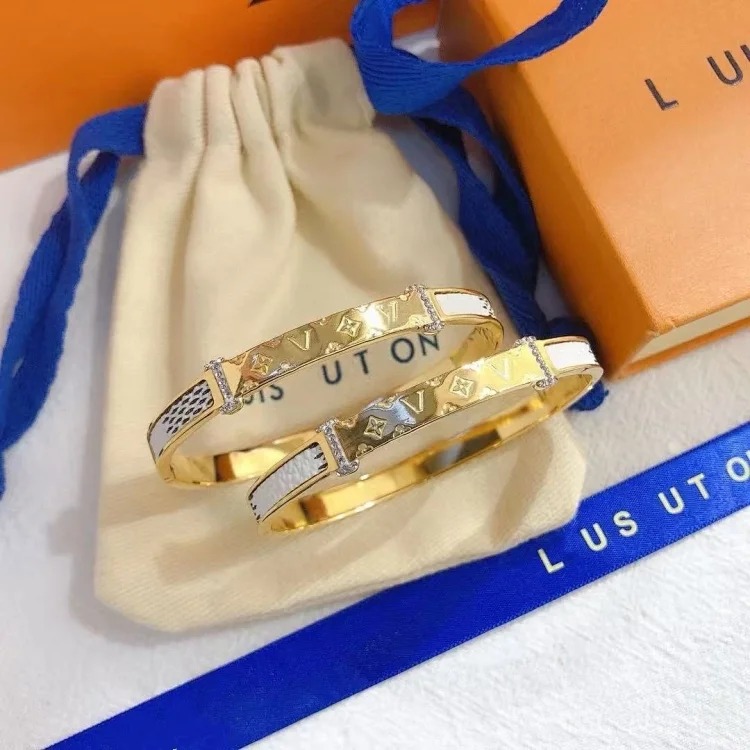 New Trendy Versatile Bracelet