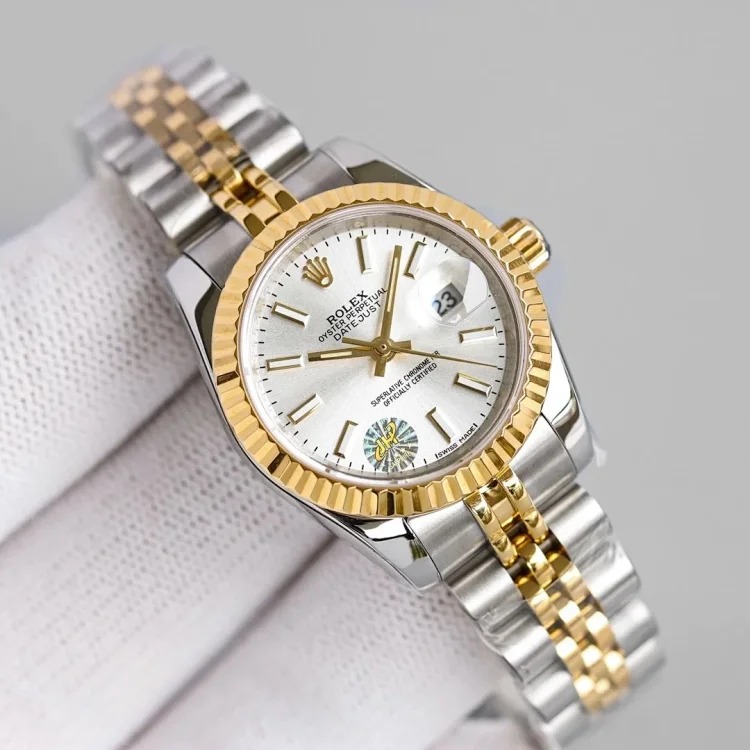 Fashion Trendy Versatile Watch 600