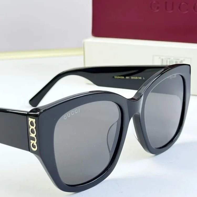 G fashion sunglasses