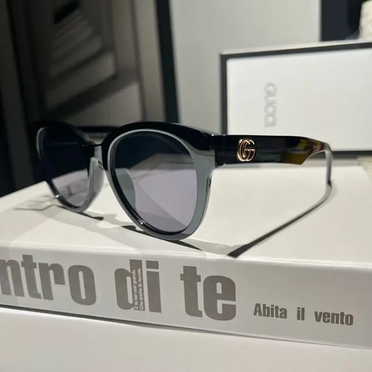 G fashion sunglasses