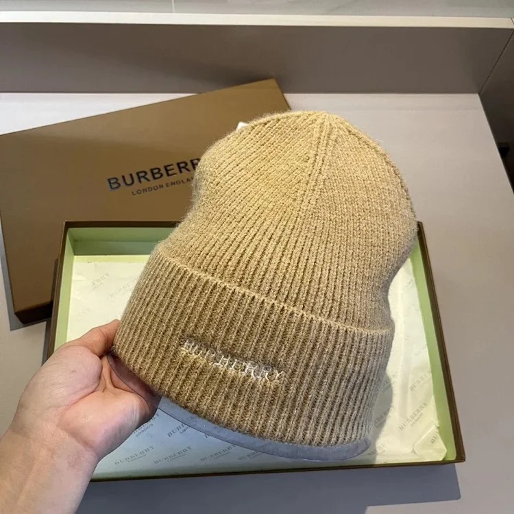 ￥120-138 Fashionable hat M109