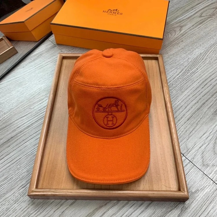 ￥120-138 Fashionable hat M109