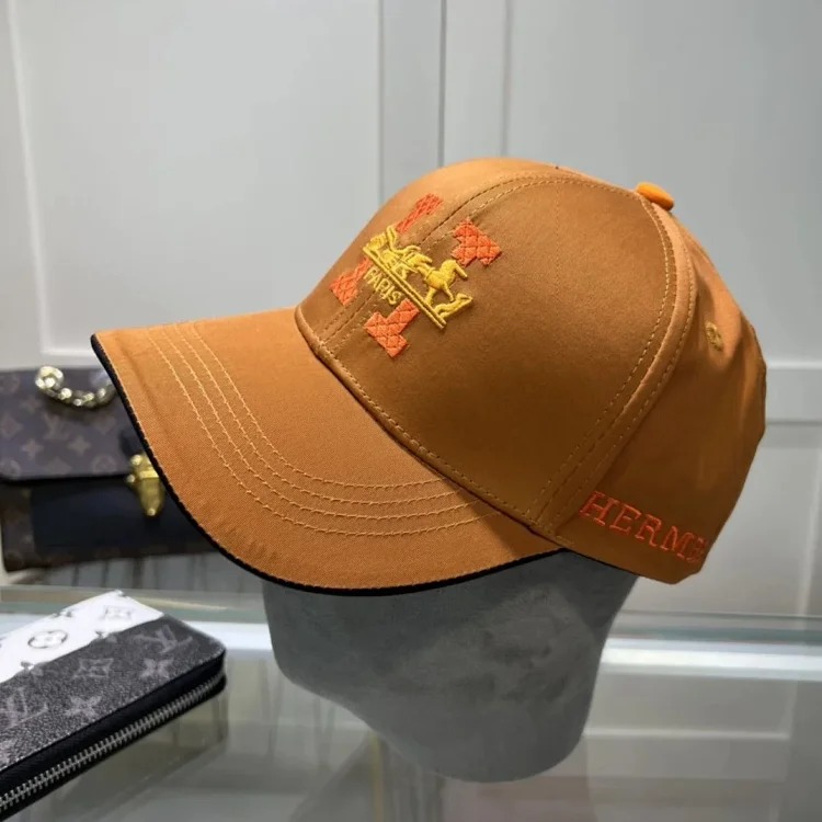 ￥120-138 Fashionable hat M109