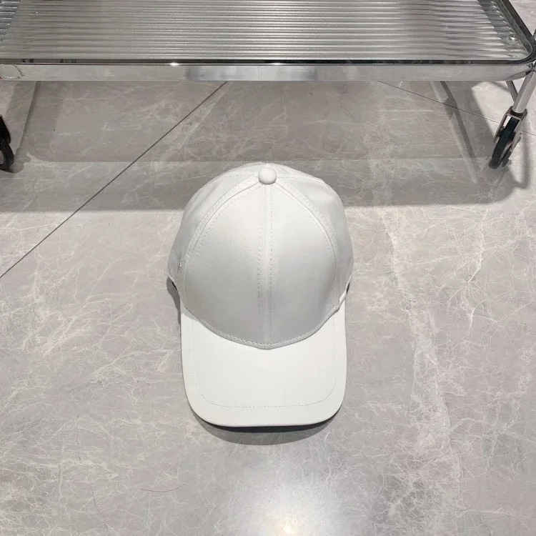 ￥120 Fashionable Hat M100