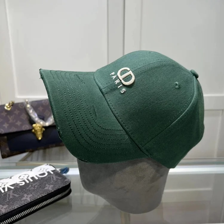 ￥120 Fashionable Hat M100
