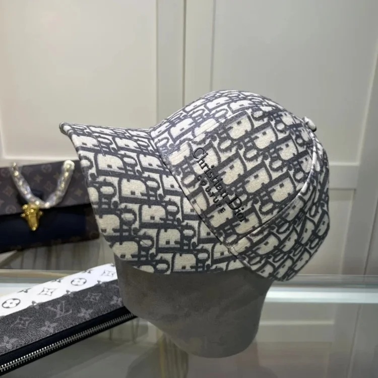 ￥120 Fashionable Hat M100