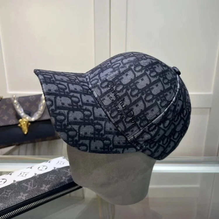 ￥120 Fashionable Hat M100