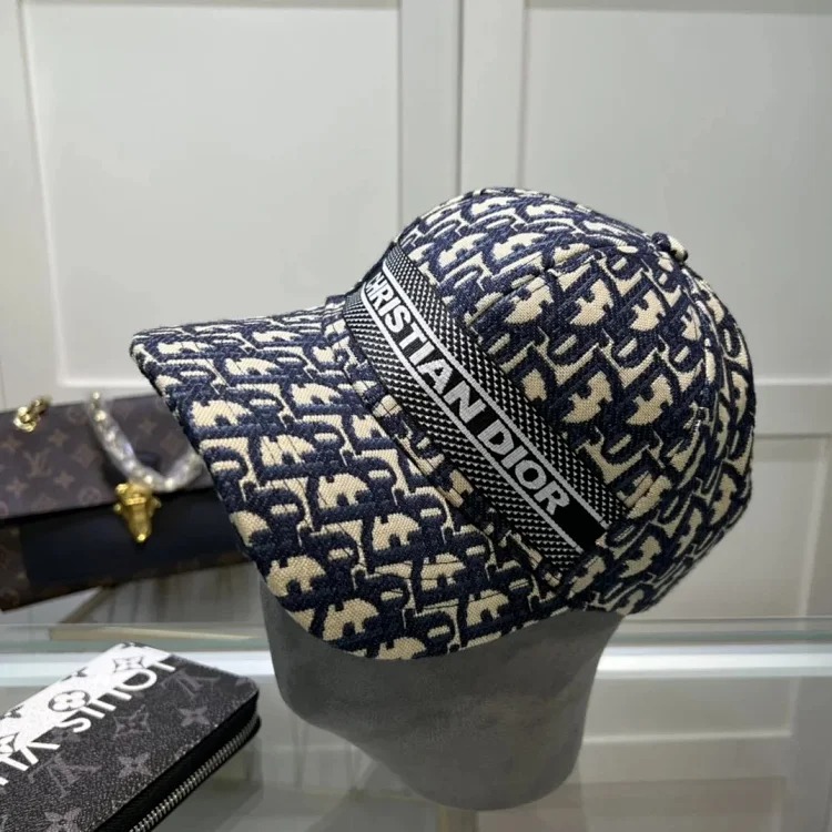 ￥120 Fashionable Hat M100