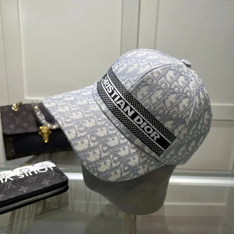 ￥120 Fashionable Hat M100