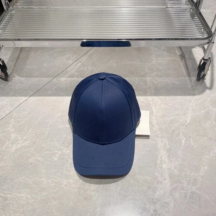 ￥120 Fashionable Hat M100