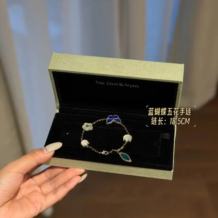 Light luxury of European and American retro classic little bee diamond bracelet/super !!