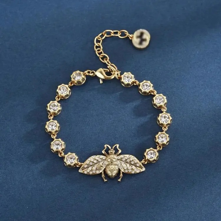 Light luxury of European and American retro classic little bee diamond bracelet/super !!