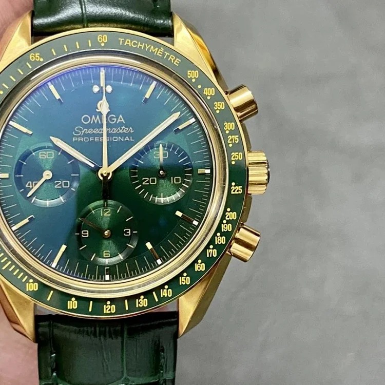 ￥600-700 Fashionable and versatile watch