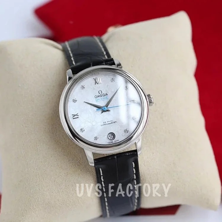 ￥600-700 Fashionable and versatile watch