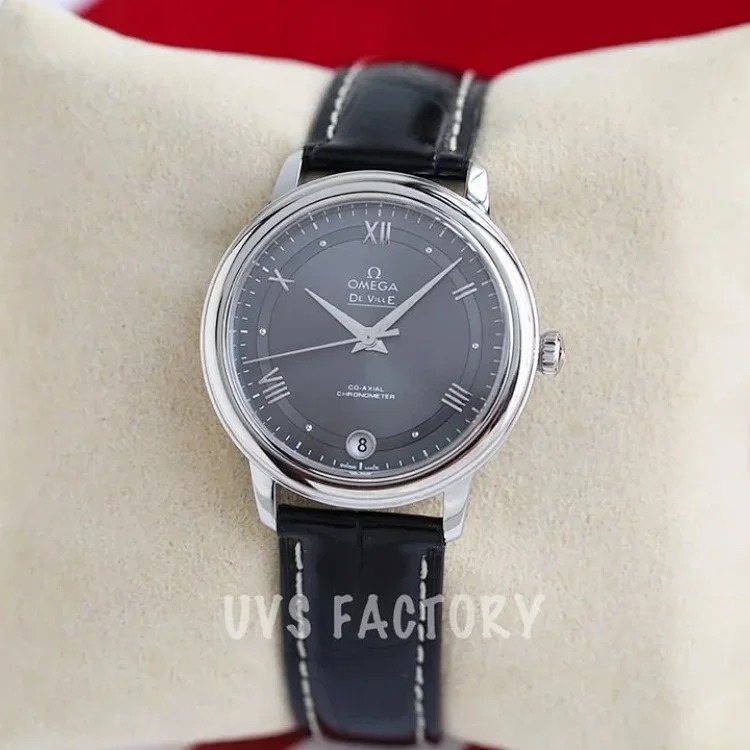 ￥600-700 Fashionable and versatile watch