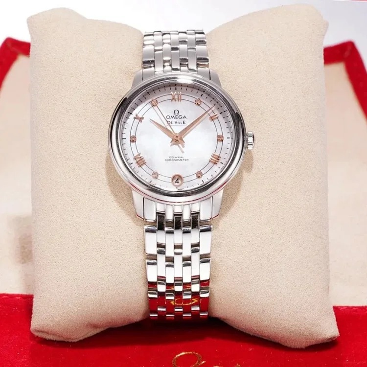 ￥600-700 Fashionable and versatile watch