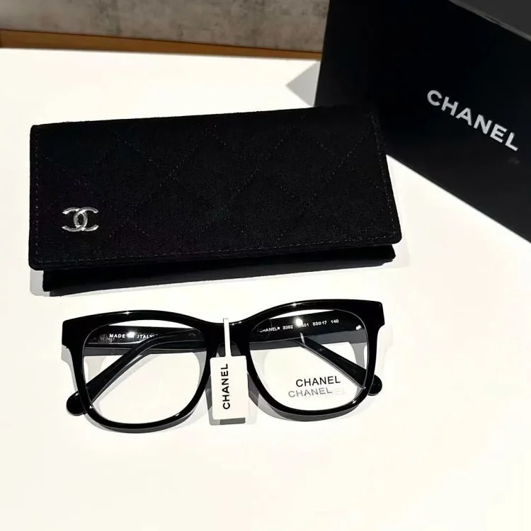 Correct of small fragrant glasses frame CH3392 silver letter spring legs with coded black frame plain mirror can be matched with prescription
