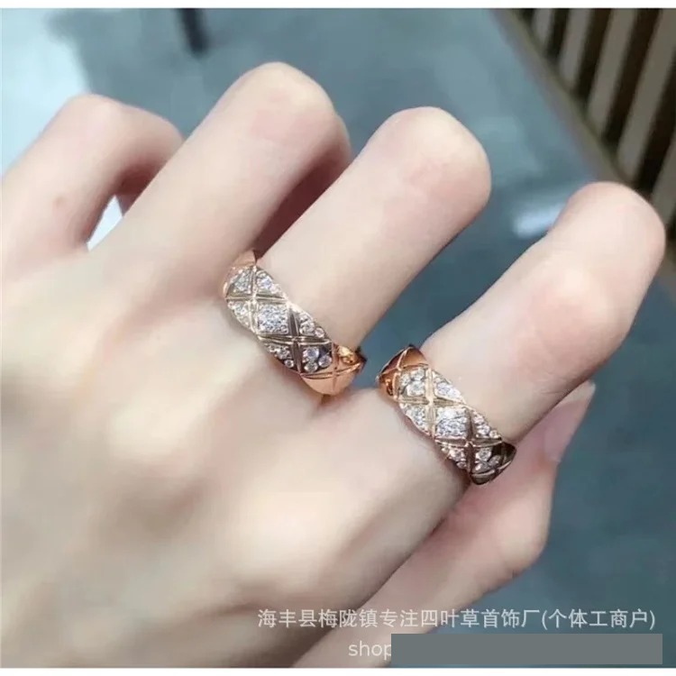Xiaoxiang narrow wide ring plated with 18k gold coco rhombus diamond ring without diamonds CNC carved hand jewelry direct sales