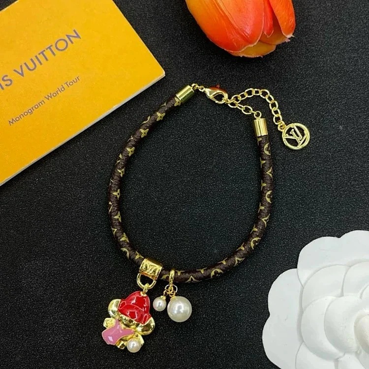 IV Hand jewelry