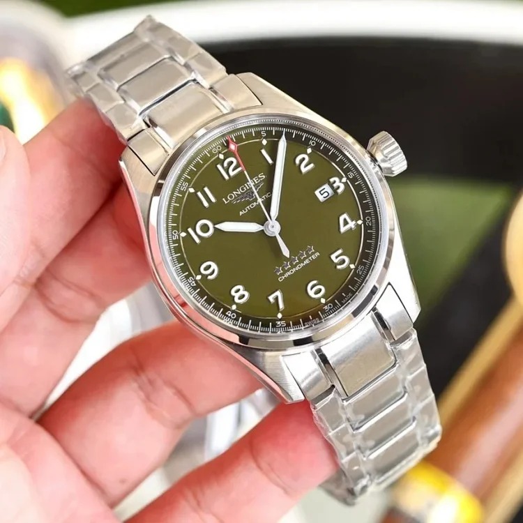 m7￥750 fashionable and versatile watch