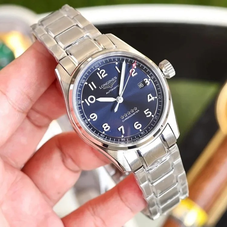 m7￥750 fashionable and versatile watch