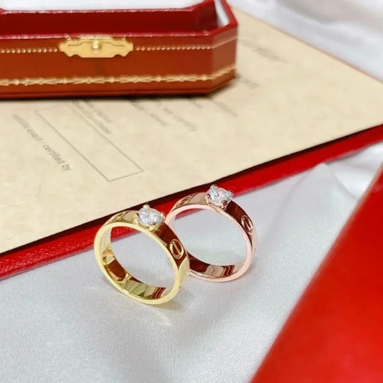 Classic versatile ring