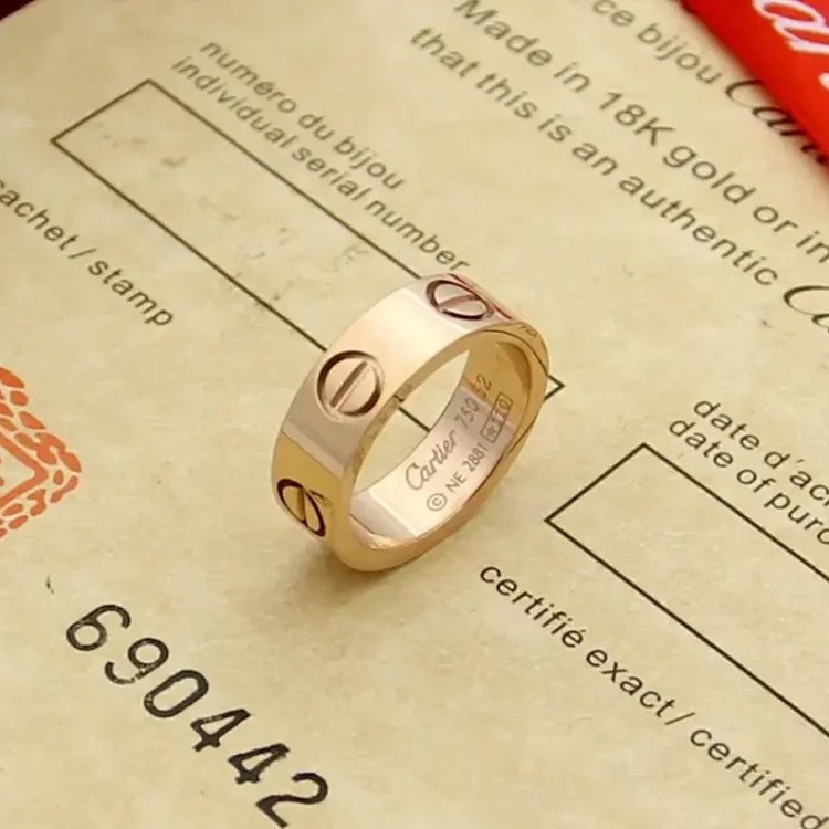 Classic versatile ring