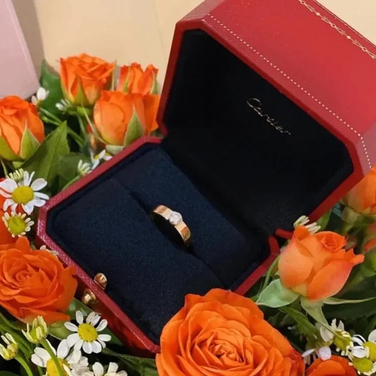 Classic versatile ring