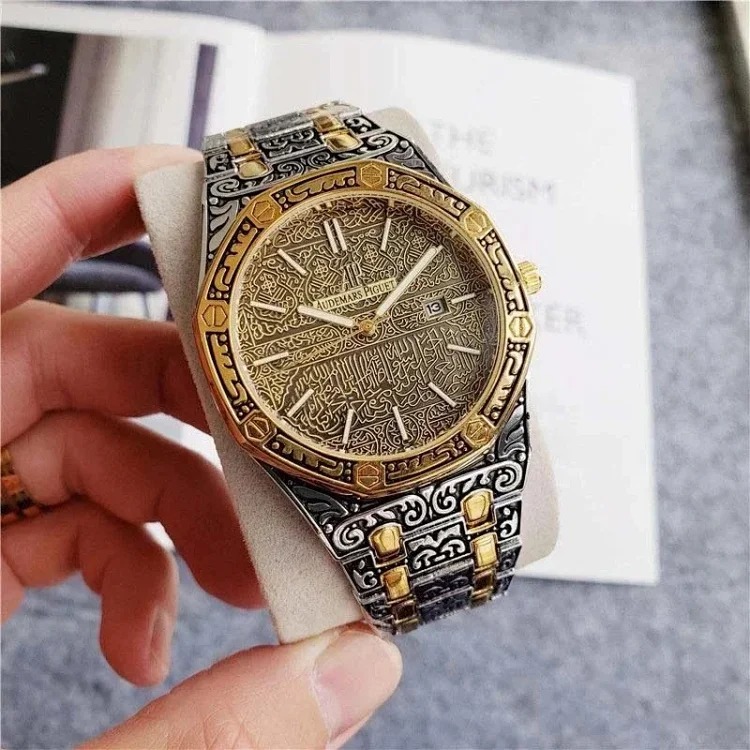 R-1 time flows in the watch, accurate at every moment, and keeps moving forward