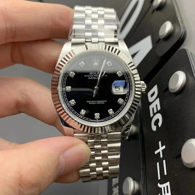 Watch LO01