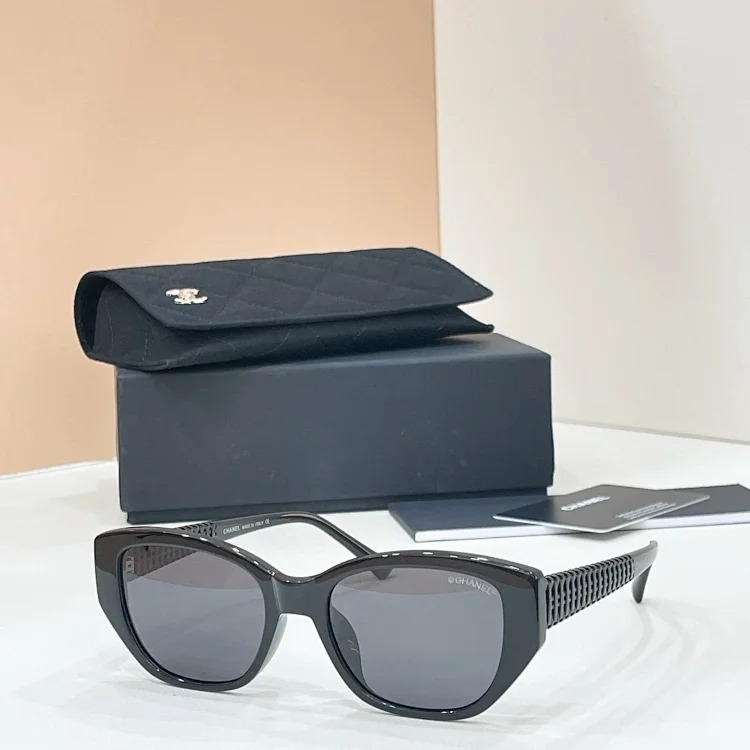 Sunglasses 22