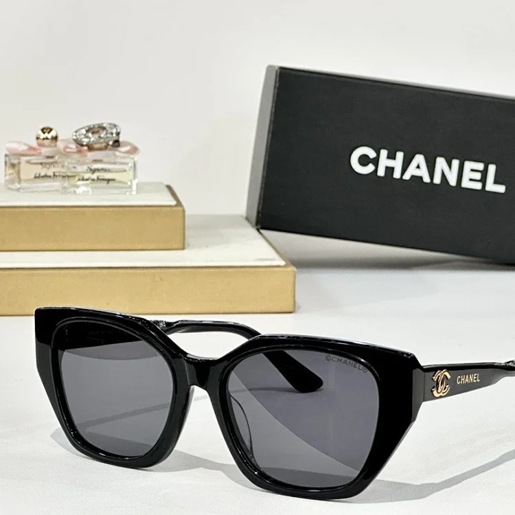 Sunglasses 22