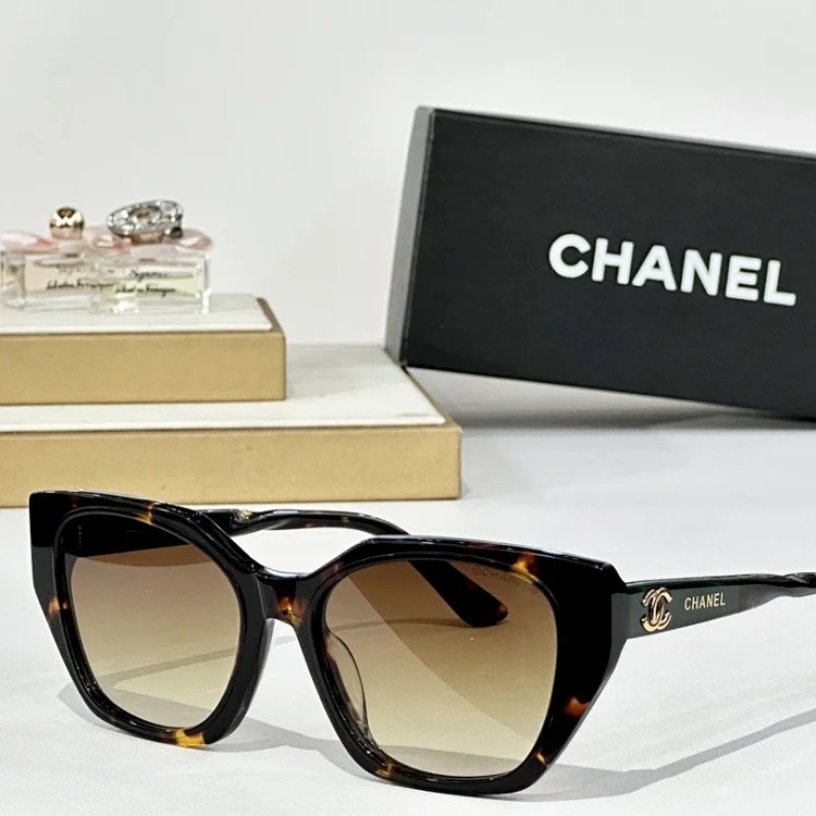 Sunglasses 22
