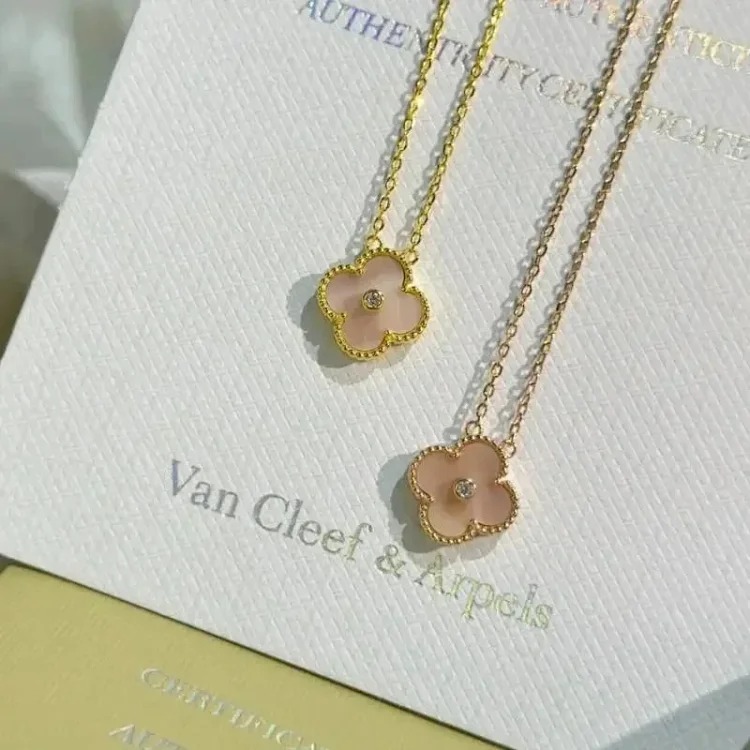 Versatile trendy fashion necklace