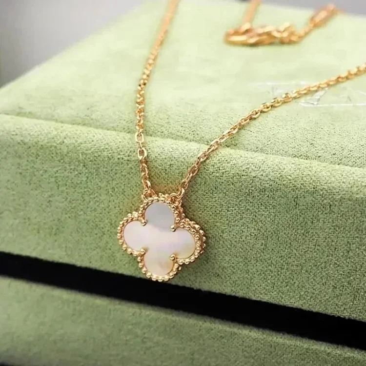 Versatile trendy fashion necklace