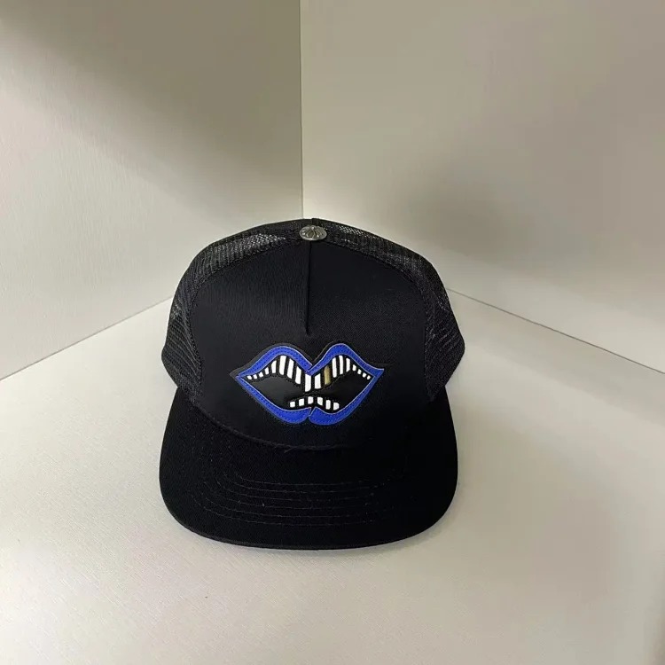 Casual Versatile Embroidered Baseball Cap